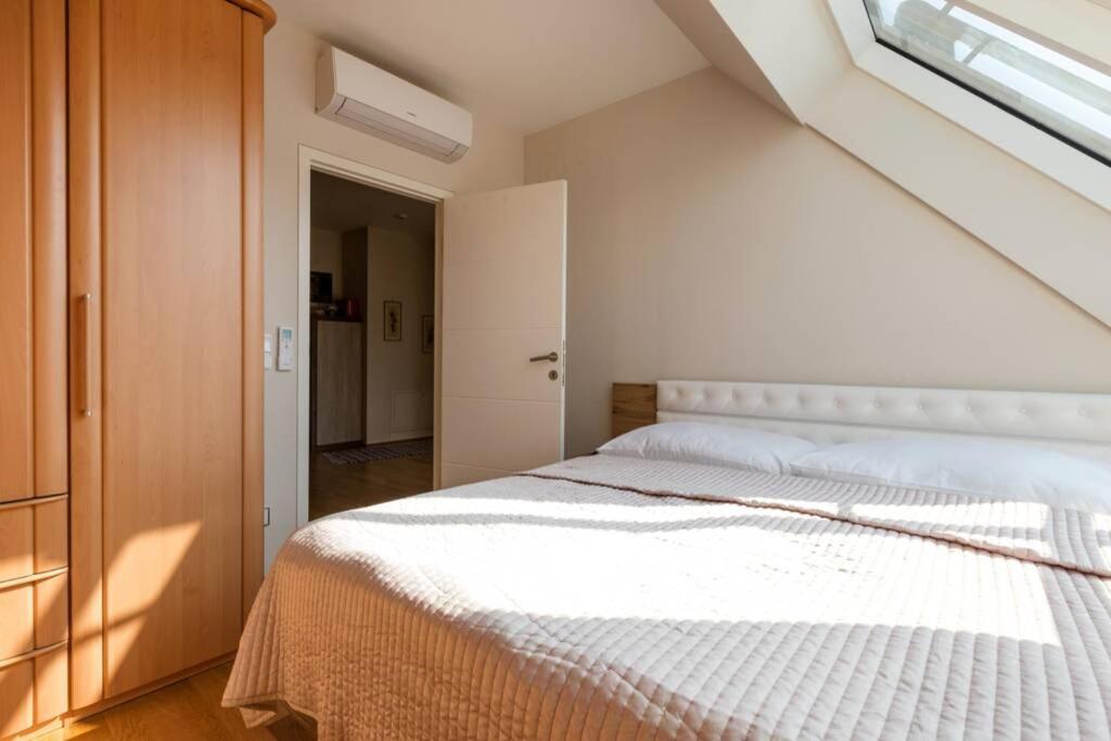 Grosses Penthouse #12 Mit Terrasse Und Aussicht Apartment Виена Екстериор снимка