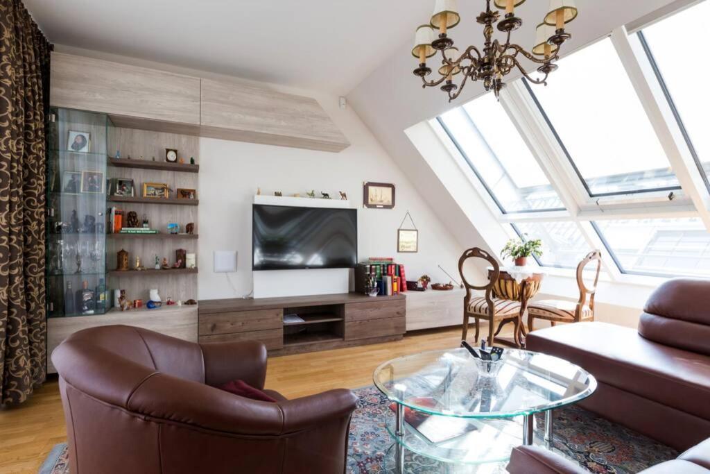 Grosses Penthouse #12 Mit Terrasse Und Aussicht Apartment Виена Екстериор снимка