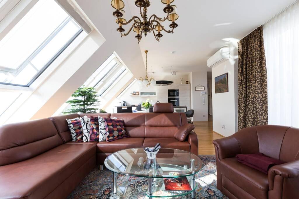 Grosses Penthouse #12 Mit Terrasse Und Aussicht Apartment Виена Екстериор снимка
