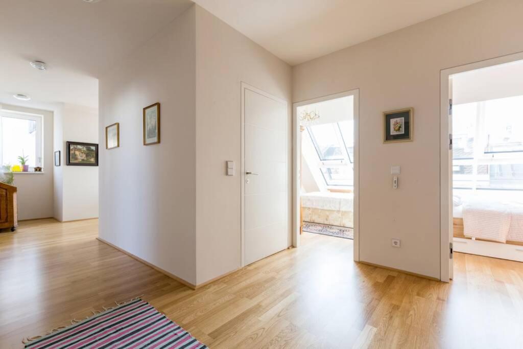 Grosses Penthouse #12 Mit Terrasse Und Aussicht Apartment Виена Екстериор снимка